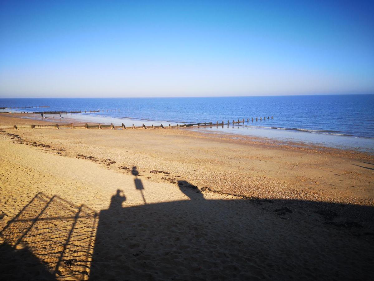Lovely 2-Bed Caravan In Walton On The Naze Luaran gambar