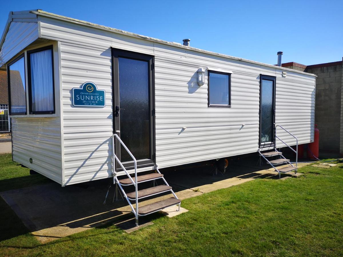Lovely 2-Bed Caravan In Walton On The Naze Luaran gambar