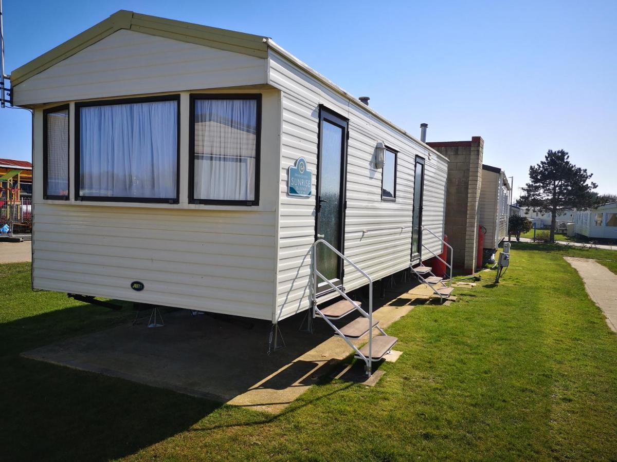 Lovely 2-Bed Caravan In Walton On The Naze Luaran gambar