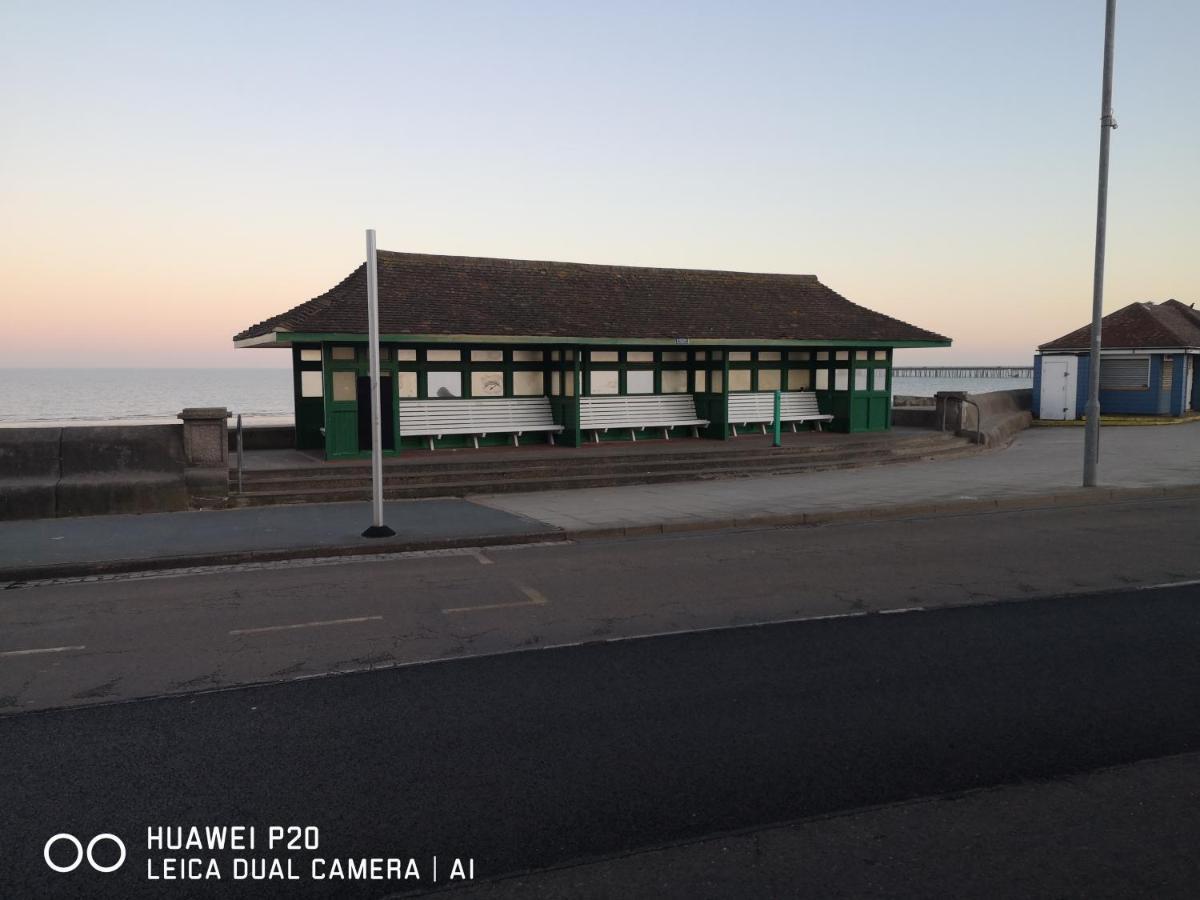 Lovely 2-Bed Caravan In Walton On The Naze Luaran gambar