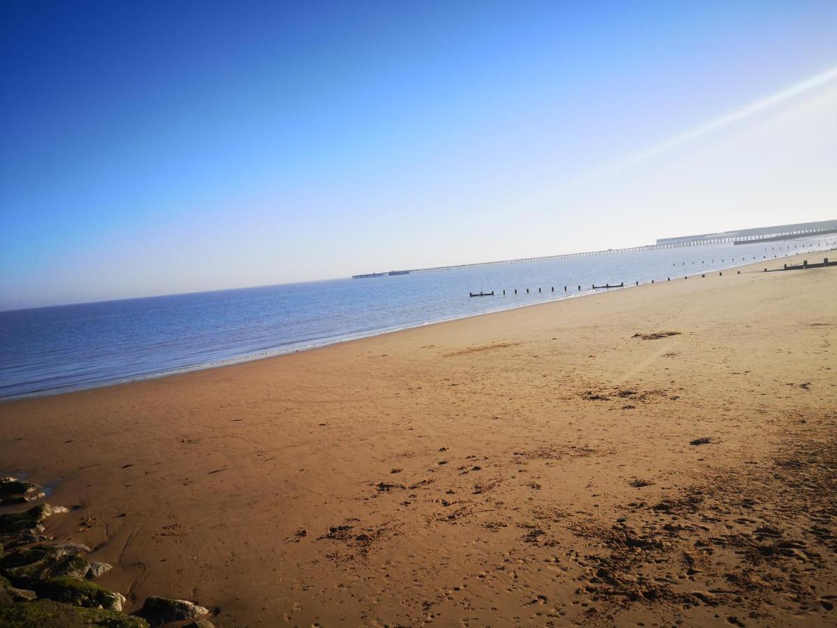 Lovely 2-Bed Caravan In Walton On The Naze Luaran gambar