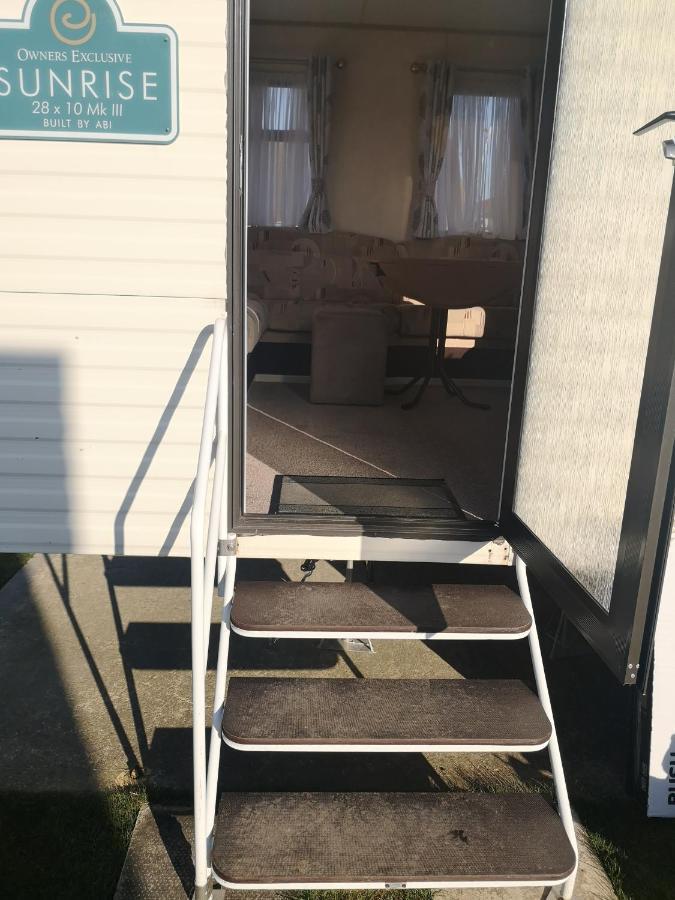 Lovely 2-Bed Caravan In Walton On The Naze Luaran gambar
