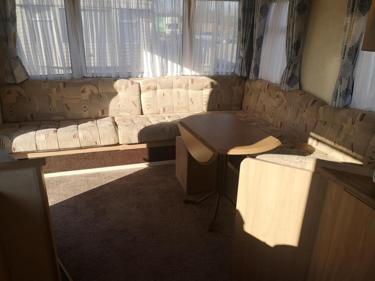 Lovely 2-Bed Caravan In Walton On The Naze Luaran gambar